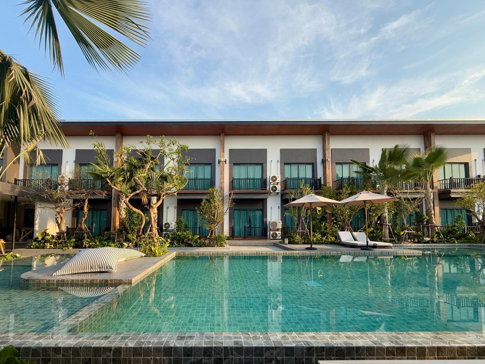 The Rest Hotel - ประจวบ Prachuap Khiri Khan Dış mekan fotoğraf