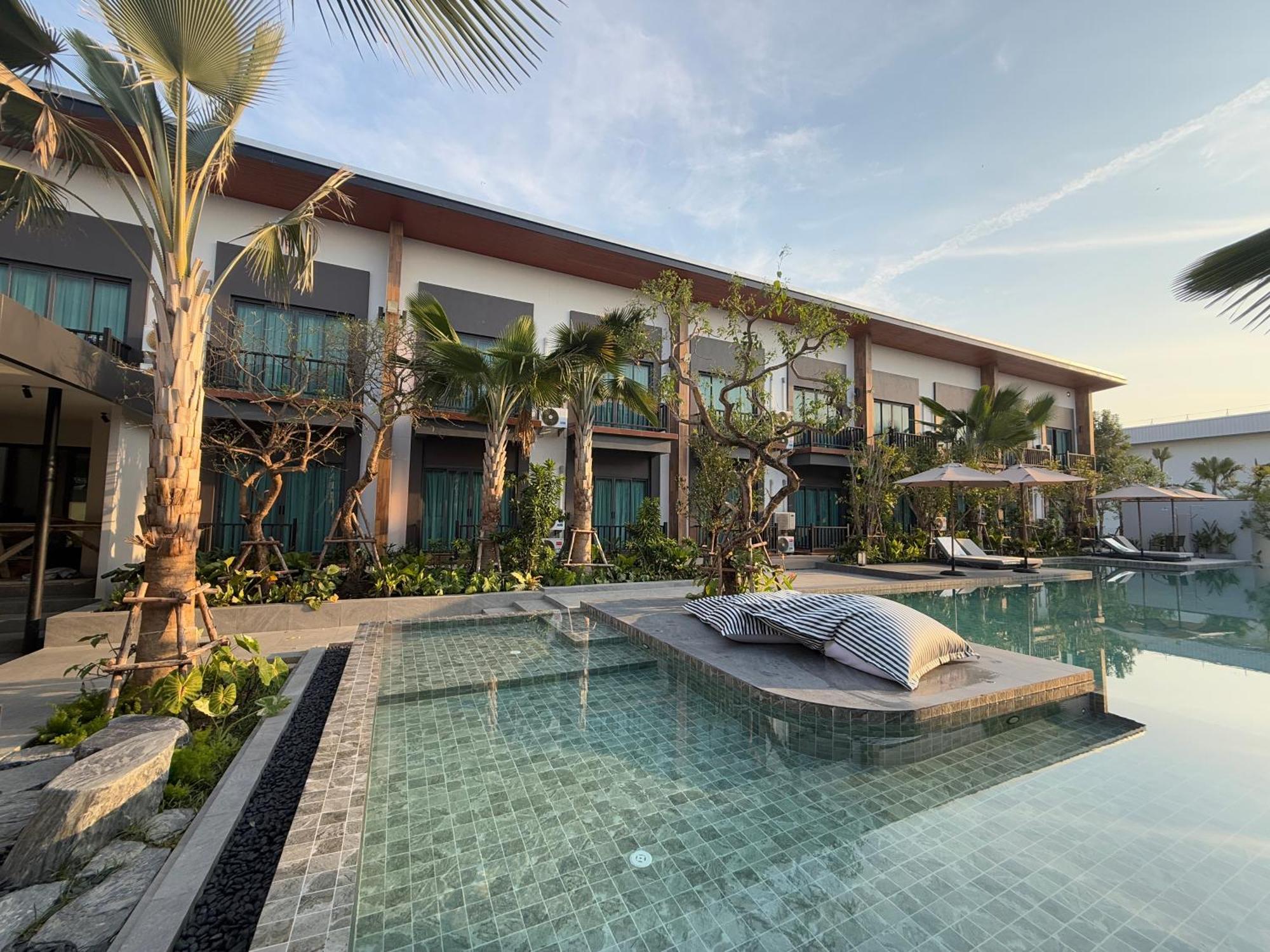 The Rest Hotel - ประจวบ Prachuap Khiri Khan Dış mekan fotoğraf